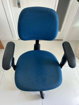 Cadeira de escritório azul