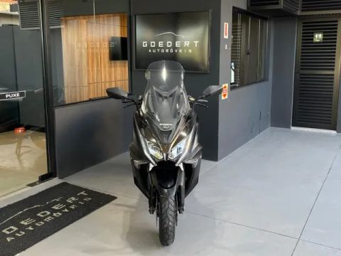 Kimco AK 550I 2021, 3.000km, único dono, partida elétrica, ótimo estado!