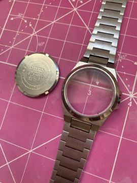 Caixa citizen coroa rosqueada e pulseira sólida 