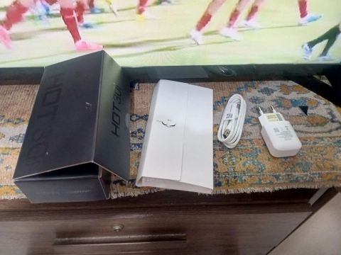 Infinix Hot 30i 128 gb memoria total 4 GB ram