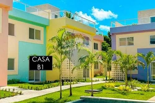 B1 - Casa Triplex em Condomínio, 121 m2 de área privativa com 02 Quartos , Terraço e Garde