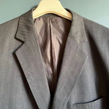 blazer cinza risca de giz