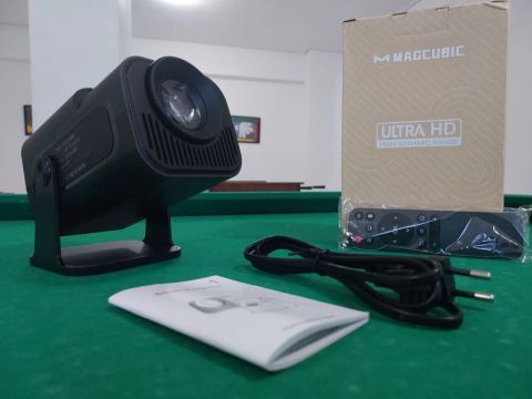 Mini HY320 Projetor Portátil