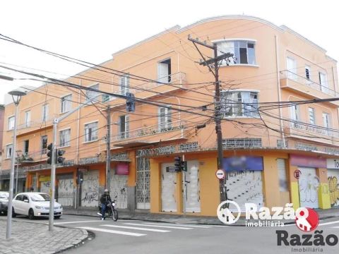 Apartamento de 02 quartos no São Francisco