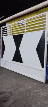 Portão de Alumínio com Design Moderno