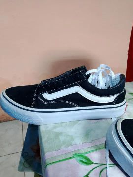 Tênis Vans Preto perfeito estado novo.