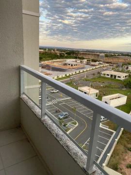 ALUGO APARTAMENTO COM SACADA NO CONDOMÍNIO CHAPADA DAS ROSAS