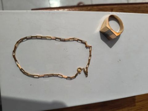 Anel de ouro 18 quilate e pulseira de ouro vendo os 2juntos 