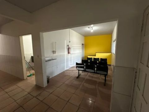Ponto comercial às margens da BR-104 com 6 salas espaçosas em Rio Largo-AL