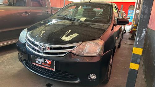 Toyota Etios 2016 1.3 1 mil entrada Aércio veículos vc