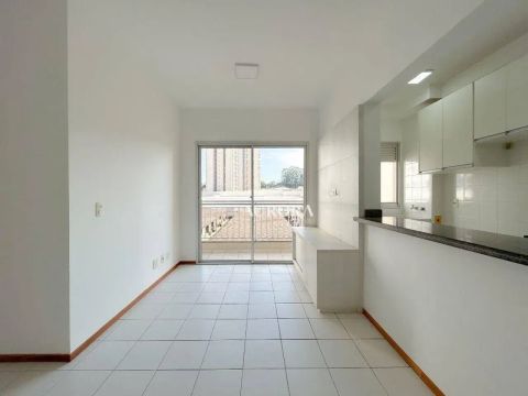 Apartamento com 3 dormitórios para alugar, 71 m² por R$ 2.600,00 - Terra Bonita - Londrina