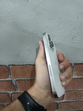 iPhone 15 pro 256