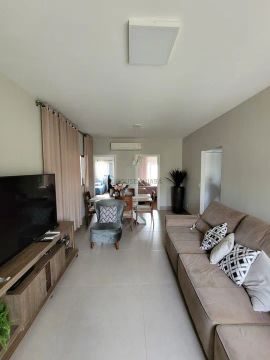 Vendo Linda Casa No Condomínio Bosque Dos Ipês - Segurança e Conforto!