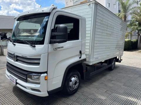VW Delivery Express Baú