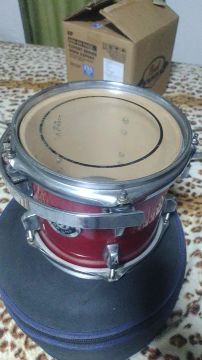 Bateria de 1 peça -  Prática e em ótimo estado!