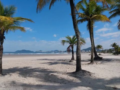 Apartamento na Praia locação temporada Guarujá Enseada SP .