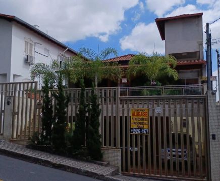 ALUGUEL - Linda  CASA COLONIAL- 2 Qtos - ALTO BARROCA 