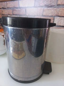 Lixeira para Banheiro em Aço Inox
