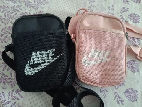 Bolsa Nike - Preta e Rosa