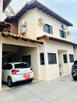 Sobrado em Condomínio no Chácara Cachoeira 