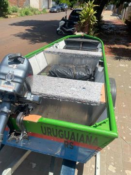 Barco e motor 
