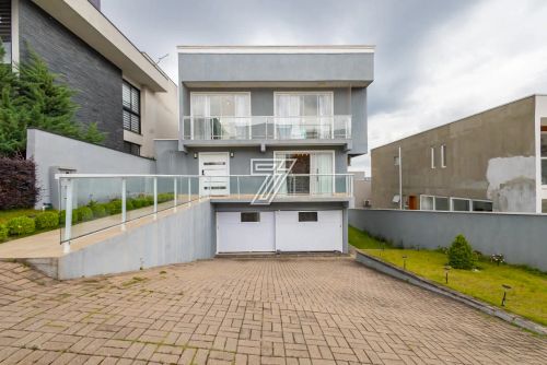 Casa Para Venda no Condomínio GreenVilage de 268 m² com 4 dormitórios em Santa Felicidade