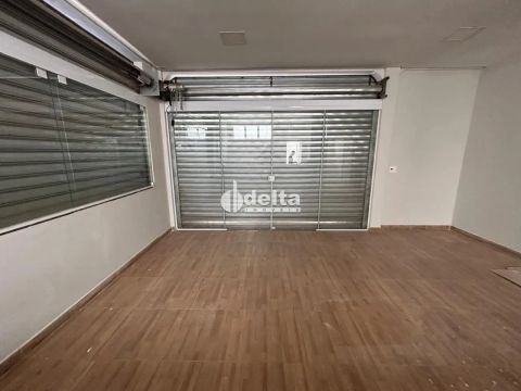 Loja disponível para locação no bairro São Jorge em Uberlândia-MG