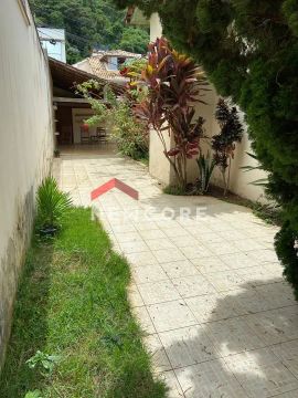 Casa em Rua Silas Pacheco - Pinheiro - Manhuaçu/MG