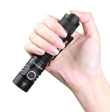 NOVA | Lanterna tática Sofirn SP31 v3.0 com bateria 2000 lúmens