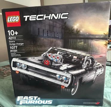 LEGO Technic Dom?s Dodge Charger 42111
