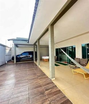 Casa de alto padrão a venda na 704 sul