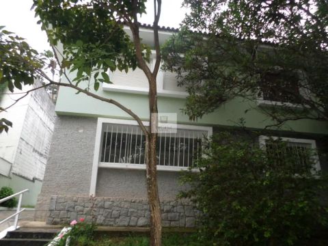 Linda Casa no Pacaembu... perto de tudo!!!