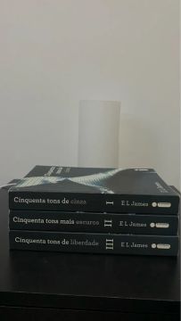 Trilogia Cinquenta Tons de Cinza - E.L. James