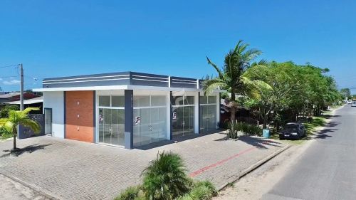 Fulcher Imóveis aluga excelente sala comercial de esquina no Balneário Rosa do Mar. Sala c