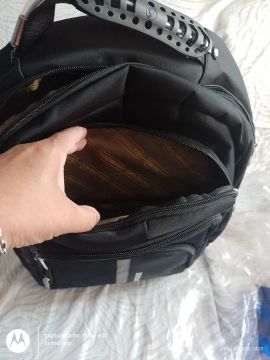 Mochila nova impermeável  só abri achei muito grande