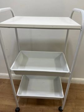 Carrinho de organização branco com 3 prateleiras
