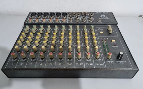 Mesa de Som 14 Canais Ross RCS-1402