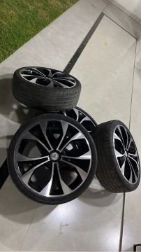 Vende aro 20 com pneus