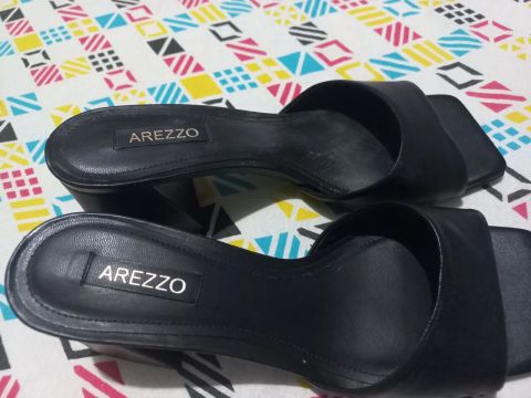Sapato feminino 37 arezzo 200 reais