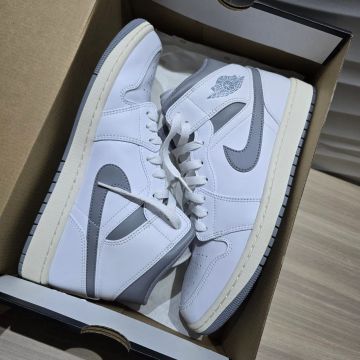 Air Jordan 1 Mid Neutral Grey