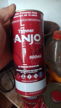 Vendo thinner, aguarrás, fita crepe automotiva e tinta de portão 