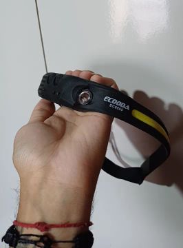 Lanterna de cabeça recarregável com sensor de movimento - Usada - Entrego 