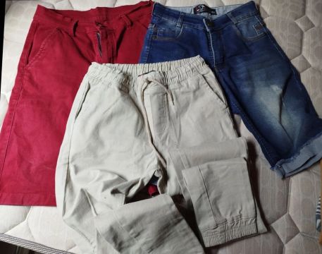 3 Calças - Vermelha, Jeans e Bege calça - Tamanho 14 anos