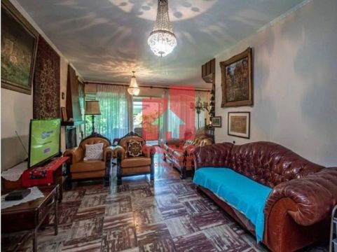 CASA Á VENDA, COM 2 ANDARES, 430M², 4 DORM, 2 SUÍTES E 4 VAGAS PRÓXIMO AO SHOPPING IBIRAPU