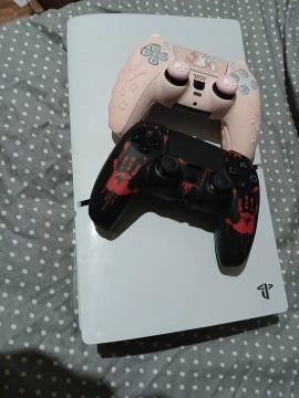 Playstation 5 + 2 controles olhe a descrição 