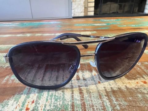 Óculos de sol masculino Guess