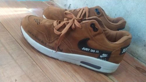 Tênis Nike Air Max 1 - Marrom