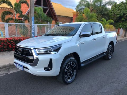 Toyota Hilux SRX 2.8 Turbo Diesel - 4x4 Automática - 2023