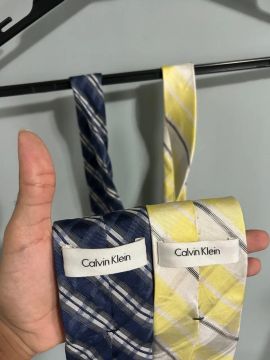 2 Gravatas Calvin Klein 