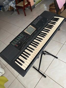 Teclado Yamaha PSR-330